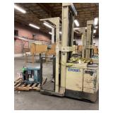 CROWN 3000 FORKLIFT w/ Battery