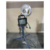 2 Lights; Master Tradesman Halogen Light & Clamp