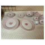 Johnson Bros ï¿½Rose Bouquetï¿½ Dinnerware Set
