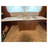 Pfaff Hobbymatic 935 Sewing Machine and Cabinet