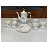 Royal Albert ï¿½Tranquillityï¿½ Tea Set