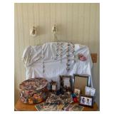 Decorative Hat Box and 4 Belts Set