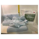 Full-Size Mattress Pad and Acrylique Blankets