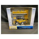 1/64 Ertl New Holland CR8090 Combine