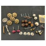 Drawer Pulls and Knobs