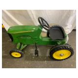 John Deere Model ï¿½8520 Pedal Tractor