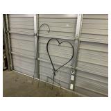 Heart Shape Metal Lawn Plant Hanger