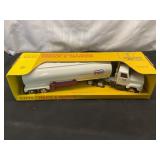 Ertl International S-Series Truck & Tanker