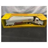 ERTL International S-Series Truck & Tanker