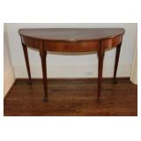 Demi lune Table