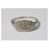 10kt White Gold Diamond Ring w/ 3 Round Diamonds