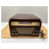 Trav-Ler Radio & Phonograph Combination, Model 531
