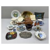 Souvenirs-Tea Cups, Maracas, 1962 World