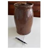 Brown 2 gallon churn with lid