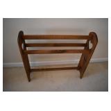 Wood quilt rack