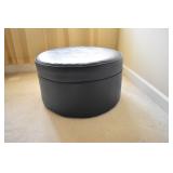 Round foot stool
