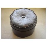 Round foot stool