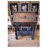 Rare Aintique desk with north wind face carving