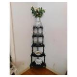 Corner shelf