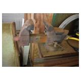 Large Columbian D44 Anvil/vise
