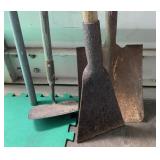 GARDEN TOOLS AND PIPE BENDER