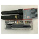 3 MAG LITE FLASHLIGHTS AND ACCESSORY