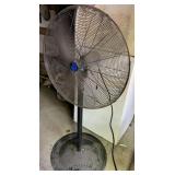 County line large metal fan