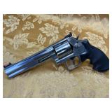 FIREARM/GUN S&W 686-6 !! H965