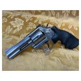 FIREARM/GUN S&W 686-4 !! H974