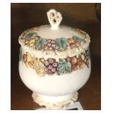 Vintage dish with lid (fruit)