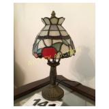 Small electric lamp w/stained glass globe