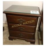 Wooden night stand w/3 drawers