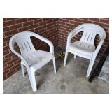 Set of 3 white plastic outdoor chairs