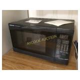 Emerson 900W microwave oven (does work)
