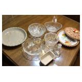 Box w/ceramic pie plate, vinegar jar, glass bowls,