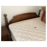 Full size bed w/headboard & footboard