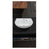 Foremost White Scallop Pedestal Sink Top. **TOP