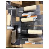 1 LOT OF ASSORTED WOOD HANDLE FLOORING TROWEL