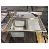 APPRX 38.5IN X 23.5IN X 43.5IN S.S COMMERCIAL WORK