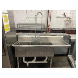 69 X 26 X 41 1/2 3-BAY WASH SINK W/ SPRAY NOZZLE