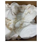 1 LOT OF ASSORTED AMOUNT/ITEMS OF BEDDING