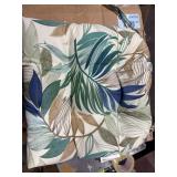 1 SET OF 2 TROPICAL THEMED CUSHIONS