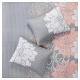 $140 MADISON PARK BRIANNA 6-PIECE FLORAL QUILT SET
