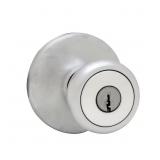 1 LOT (1) SATIN CHROME KEYED ENTRY DOOR KNOB. (1)