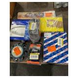 1 LOT OF ASSORTED ITEMS .