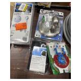 1 LOT OF ASSORTED BATHROOM ITEMS