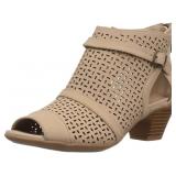 SIZE:7.5 EASY STREET WOMEN