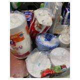 1 LOT (1) SUPER STRONG 9IN 600 PLATES.(1) HEFTY SU