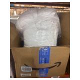WHITE COMFORTER SZ UNKNOWN