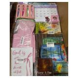 1 LOT ASSORTED DELIGHTFUL PERSONAL & HOME DECOR